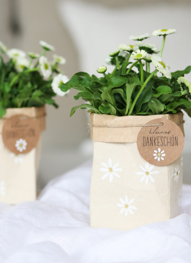 DIY Upcycling Anleitung - Geschenkverpackung aus Milchkarton basteln