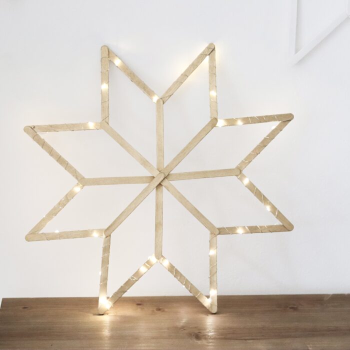 Weihnachtssterne aus Eisstielen basteln – einfache DIY-Dekoidee für die Adventszeit (1)